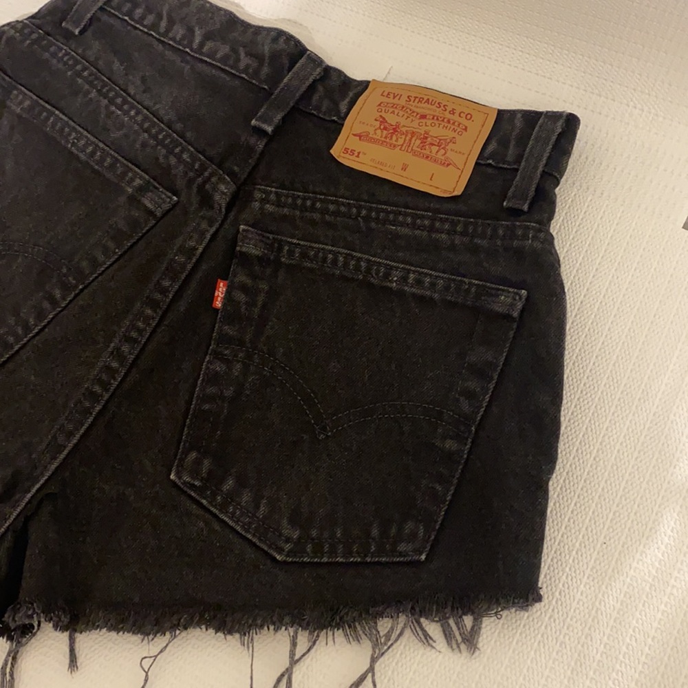 Levi Shorts - Picture 4 of 14